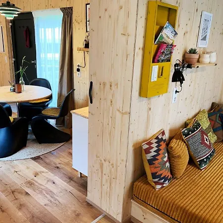 Modernes Tiny House Am Wald Bergatreute